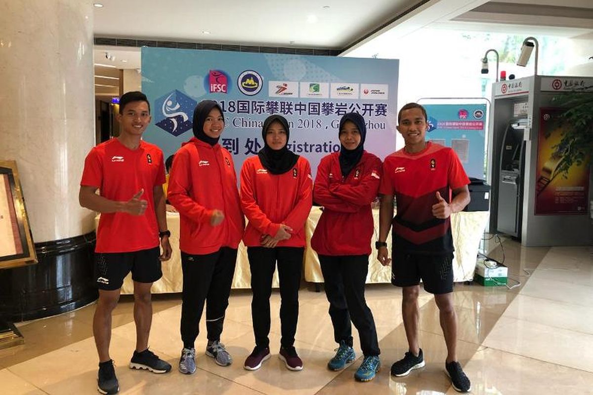 Ada 5 atlet yang diberangkatkan yakni Aries Susanti Rahayu, Puji Lestari, Agustina Sari, Aspar Jaelolo, dan Alfian M Fajri. Dari 5 atlet tersebut, 3 di antaranya mendapat undangan khusus karena menduduki peringkat 10 besar dunia. 