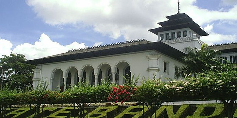 Penampakan museum gedung sate di Bandung.