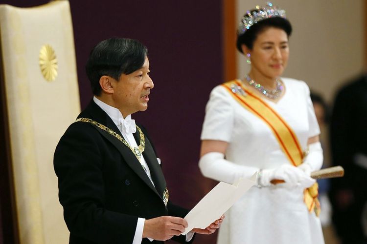 Kaisar Jepang, Naruhito (kiri) dan Permaisuri Masako (kanan). (AFP/Japan Pool)