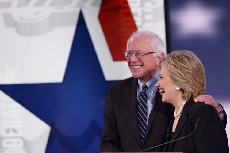 Hillary Clinton dan Bernie Sanders