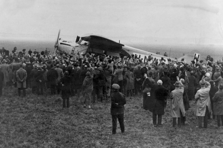Uji coba Pesawat KLM Fokker F-VII dari Belanda ke Indonesia, 1 Oktober 1924