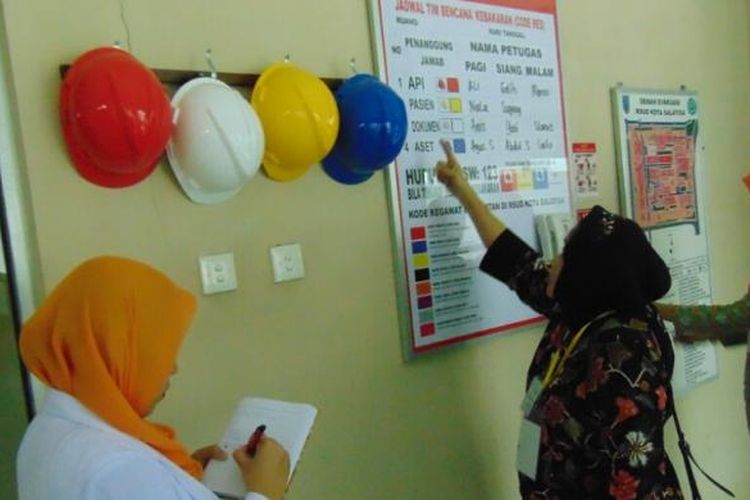 Salah satu kegiatan tim surveyor dari Komisi Akreditasi Rumah Sakit (KARS) meminta di RSUD Kota Salatiga.