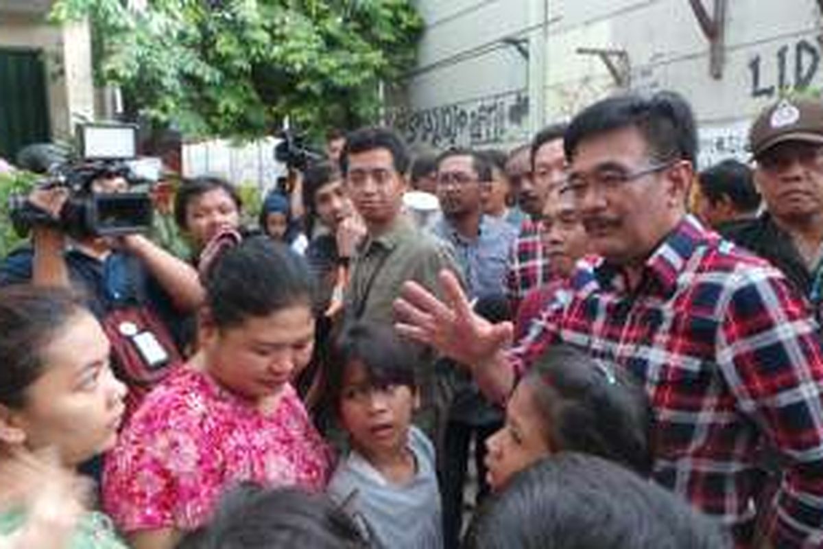 Calon wakil gubernur DKI Jakarta, Djarot Saiful Hidayat, saat berkampanye ke Kedoya Utara, Jakarta Barat, Selasa (1/11/2016).