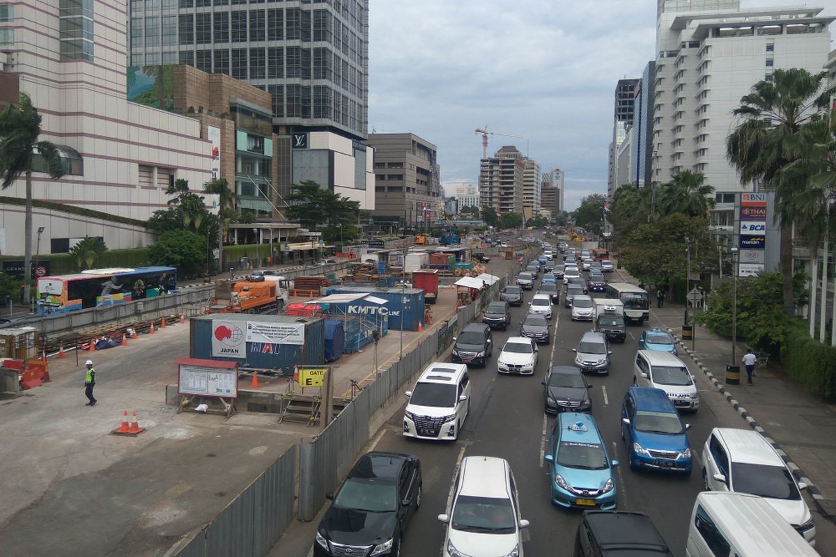 Suasana di MH Thamrin pasca pencabutan larangan sepeda motor oleh MA, Selasa (9/1/2018)