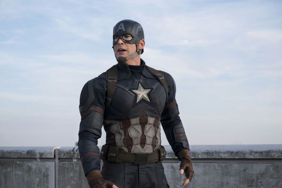 Aktor Chris Evans sebagai Captain America