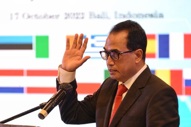 Menteri Perhubungan Budi Karya Sumadi mengatakan perjanjian hubungan udara antara ASEAN dengan Uni Eropa yang sudah dibahas sejak kurang lebih 9 atau 10 tahun