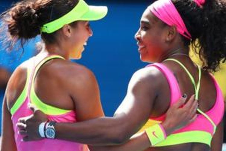 Serena Williams (kanan) dan Madison Keys (kiri)