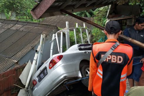 Cuaca Ekstrem Sebabkan Longsor di Puncak Bogor, Rumah dan Mobil Warga Tergerus