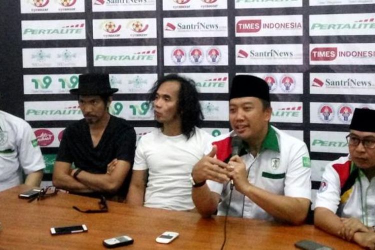 Menpora Imam Nahrawi meminta agar PSSI juga melihat potensi para pemain muda yang berkompetisi di Liga Santri Nusantara.