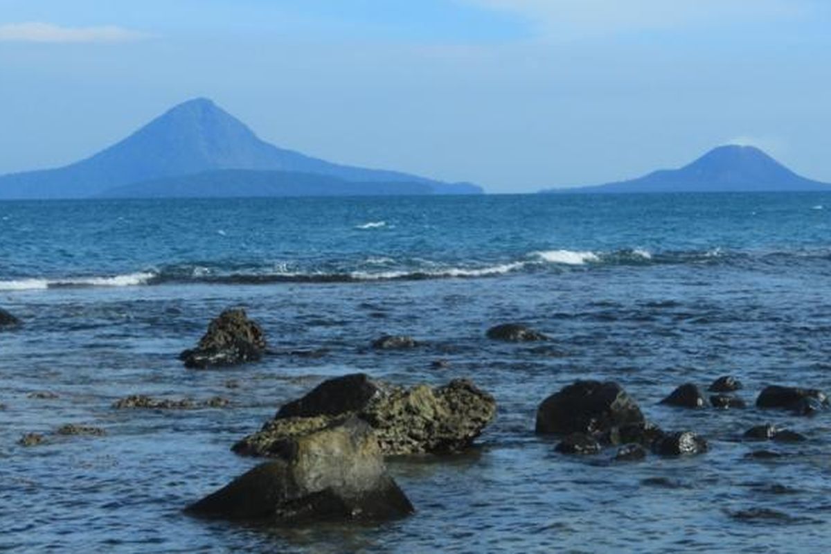 Pulau Sebesi di Selat Sunda