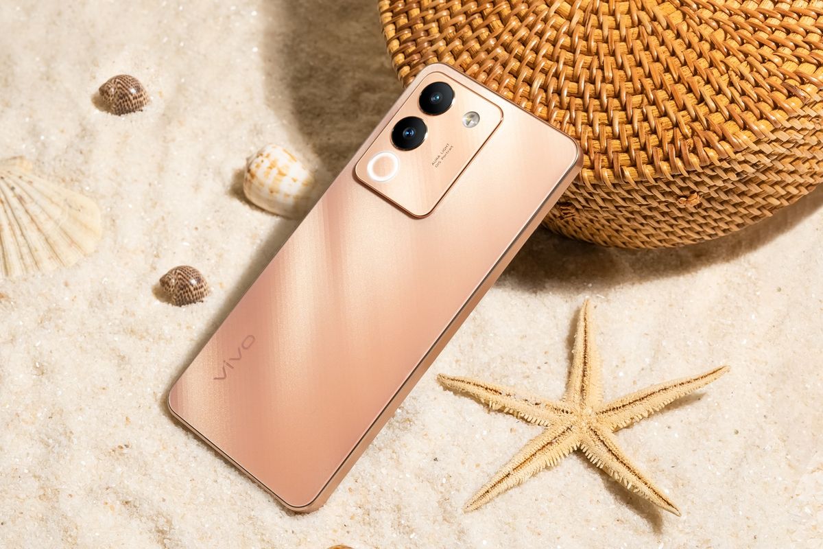 Vivo V29e 5G resmi meluncur di Indonesia, Kamis (26/10/2023). Vivo V29e 5G ditawarkan dalam  tiga
pilihan warna, yaitu Rose Gold, Crystal Blue, dan Forest Black. Harga Vivo V29e di Indonesia adalah Rp 4.399.000 (RAM 8/256 GB).