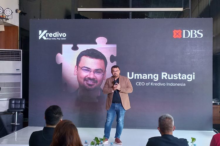 CEO Kredivo Indonesia Umang Rustagi dalam konferensi pers di Jakarta, Rabu (20/7/2022).