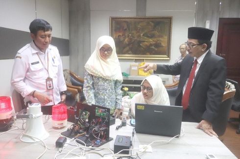 Wakil Ketua DPRD Surabaya Apresiasi Karya Dua Siswa SMP Pencipta Integrated Warning System