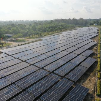  Pertamina New and Renewable Energy (NRE), subholding Pertamina yang fokus pada pengembangan energi baru dan terbarukan, memanfaatkan drone dan kecerdasan buatan untuk memeriksa keandalan sistem pembangkit listrik tenaga surya (PLTS) di wilayah Riau. 
