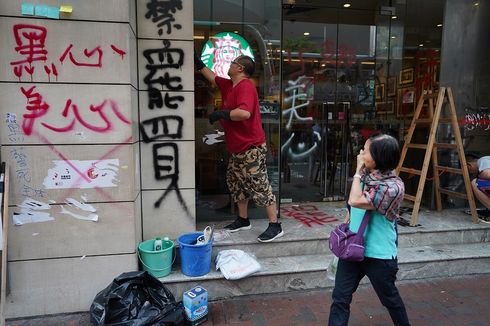 Usai Bandara dan Mal, Demo Hong Kong Kini Menyasar Gerai Starbucks