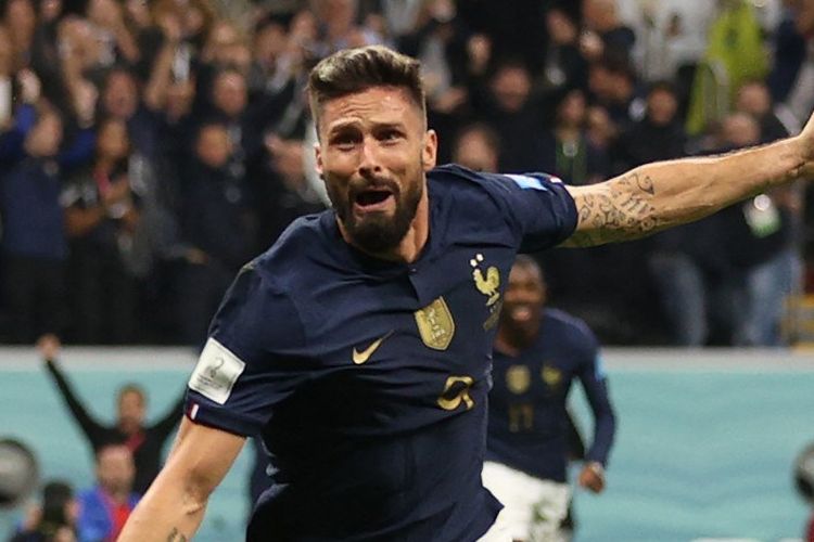 Olivier Giroud melakukan selebrasi usai mencetak gol dalam laga perempat final Piala Dunia 2022 antara Inggris vs Perancis di Stadion Al Bayt, Al Khor, Doha, Qatar, 10 Desember 2022. (Photo by ADRIAN DENNIS / AFP)