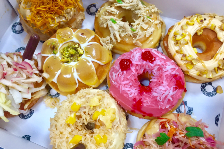 8 varian donat dengan rasa Indonesia hasil kolaborasi dari Dought Darling dan Mami Toko