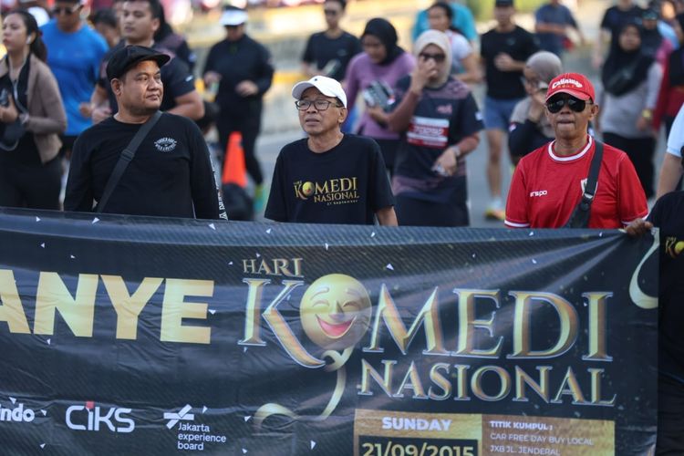 Jarwo Kwat saat menggelar kampanye Hari Komedi Nasional di car free day Sudirman, Minggu (21//9/2025).