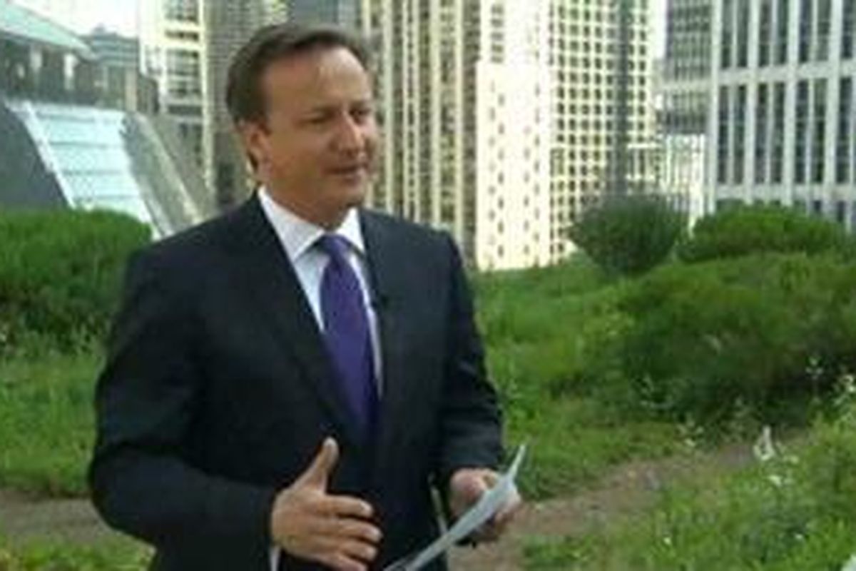 PM Inggris David Cameron ikut mengancam Suriah soal senjata kimia.