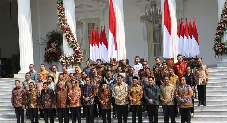 Blak-blakan Risma soal Kabinet Jokowi Tak Nyaman, Istana Bantah, TKN Tuding Dongeng Semata