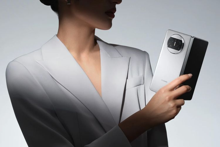 Ilustrasi Huawei Mate X3 varian warna Putih