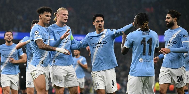 Penyerang Manchester City Erling Haaland merayakan gol kedua bagi timnya pada laga Liga Champions antara Manchester City dan Borussia Dortmund di Stadion Etihad di Manchester, barat laut Inggris, pada tanggal 5 November 2025.