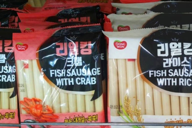Sosis ikan isi nasi dan sosis ikan isi kepiting dari produsen Dongwon F&B, Korea Selatan. 