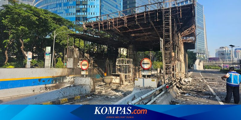 7 Gerbang Terbakar, Tol Cawang-Pluit-Tomang Belum Sepenuhnya Normal