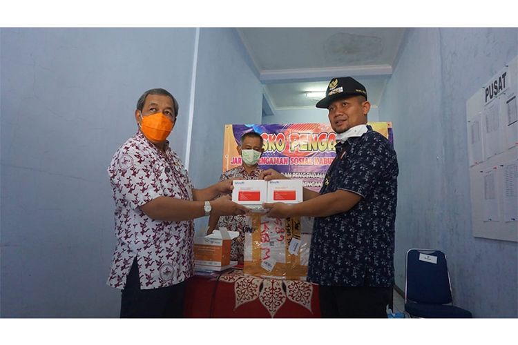 Pemberian alat Rapid Diagnose Test kepada pemerintah Kabupaten Kebumen