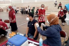 Ratusan Pedagang Pasar di Kabupaten Semarang Jalani Vaksinasi di GOR Wujil