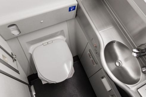Jangan Sembarangan, Ini 10 Etika Menggunakan Toilet Pesawat