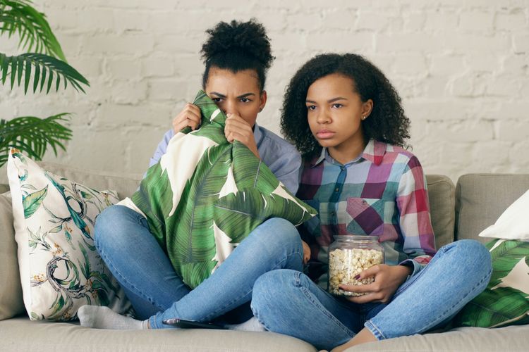 Hobi Nonton Film Horor, Dokter Ungkap Dampaknya pada Kesehatan Mental