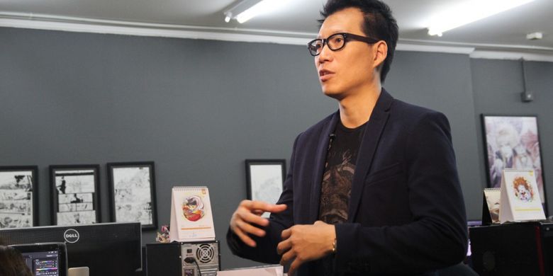 Komikus sekalgius ilustrator Chris Lie sudah hobi menggambar sejak kecil. Seiring bertambah dewasa, ia semakin bertekad serius ingin menjadi komikus.