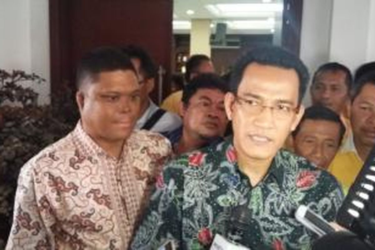 Pakar hukum tata negara Refly Harun, dalam rapat pemantapan konsolidasi di rumah Ketua Umum Partai Golkar hasil Munas Ancol, Agung Laksono, di Jakarta Timur, Minggu (10/1/2016).
