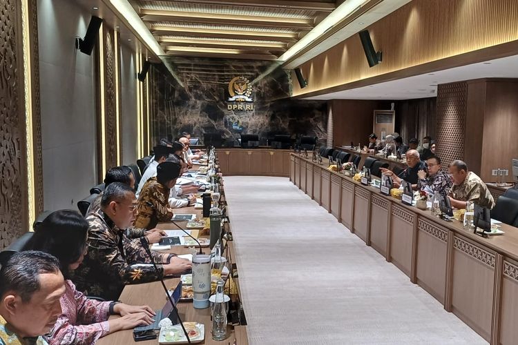 Menteri-menteri Prabowo Rapat Bareng DPR Bahas Konflik Agraria