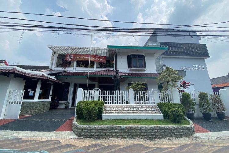 Tampak depan Museum Basoeki Abdullah di Cilandak Barat, Jakarta Selatan. 