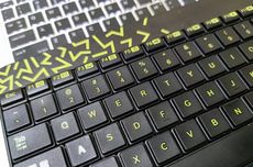 Benarkah Keyboard QWERTY Diciptakan untuk Memperlambat Kecepatan Mengetik?