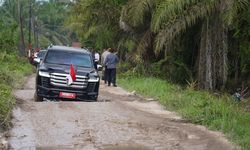 Pemerintah Pusat Akan Bantu Perbaiki Jalan Daerah yang Penuhi Kriteria Ini