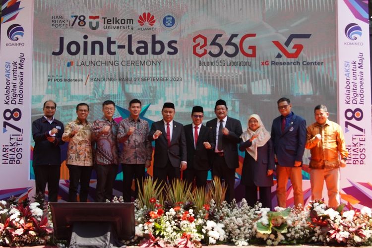 Institut Teknologi Bandung (ITB) dan Universitas Telkom (Tel-U) bersama dengan Huawei Indonesia meresmikan dua laboratorium bersama (joint lab) dalam rangka memperingati Hari Bhakti ke-78 Pos dan Telekomunikasi (Postel) yang diselenggarakan di kantor pusat PT Pos Indonesia (Persero) di Bandung, Jawa Barat.