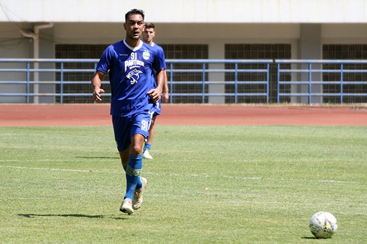 Pemain Persib Bandung, Omid Nazari. 