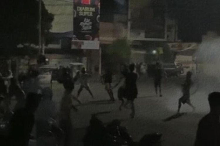 Perang sarung antar remaja di Kabupaten Jember pada Senin (27/3/2023)