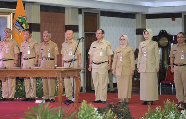 Lantik Pejabat Tinggi di Jateng, Ganjar: 1 Tahun Kalau Gagal ...