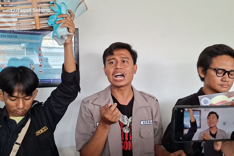 Khariq Anhar Kecewa Hakim Tunda Sidang Vonis: Saya Tempuh 12.000 Km Tiap Minggu untuk Sidang