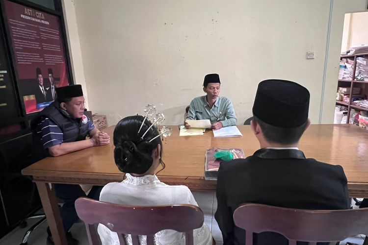 Cinta Tak Terhalang Jeruji Besi, Pengedar Obat Terlarang Menikah di Mapolres Salatiga