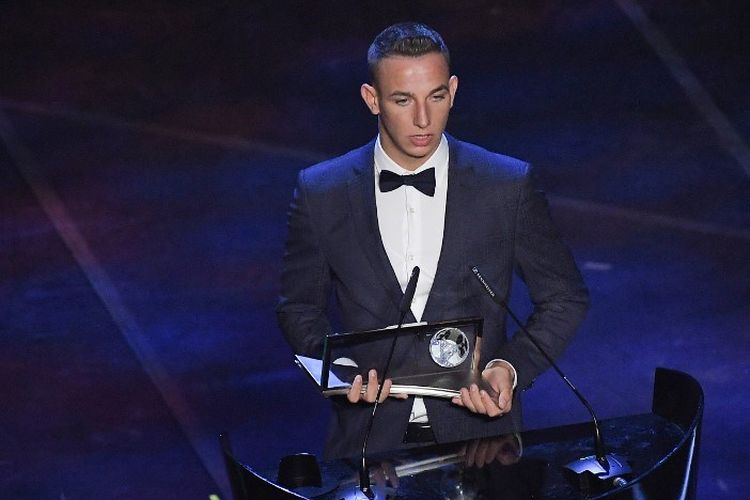 Daniel Zsori meraih penghargaan gol terbaik alias Puskas Award pada ajang The Best FIFA Football Awards 2019 di Milan, 23 September 2019. 