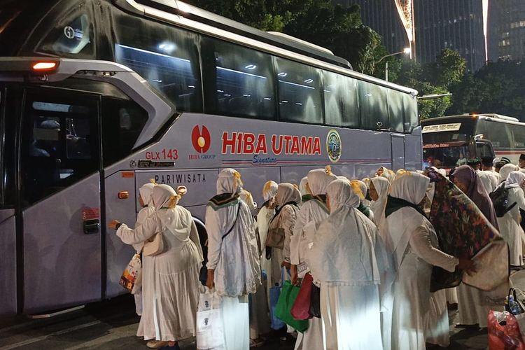Bus Penjemput Rombongan Zikir Kebangsaan di Monas Berhenti Lama, Lalu Lintas Gambir Tersendat
