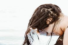 5 Faktor yang Harus Dipertimbangkan Sebelum Mencuci Rambut