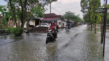 Sempat Lumpuh, Akses Utama Jalan Desa Trimulyo Demak Kini Bisa Dilintasi