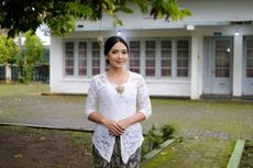 10 Pilihan Kebaya Brokat Terbaik untuk Rayakan Wisuda Impian