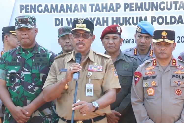 Pj Gubernur Jateng, Nana Sudjana di Simpang Lima Semarang, Jawa Tengah.